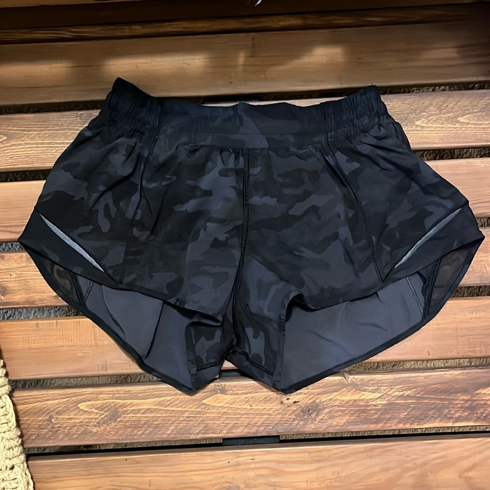 Lululemon hotty hot 2.5”